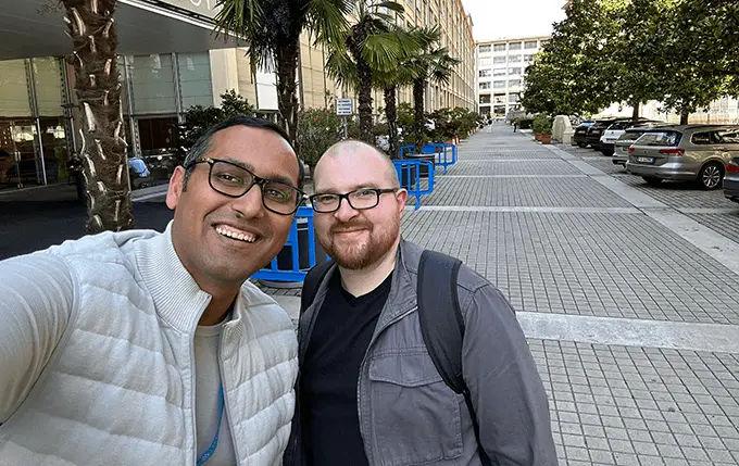 Syed Balkhi, fondateur de WPBeginner, avec Graham Hoffman, directeur général de BuddyBoss.