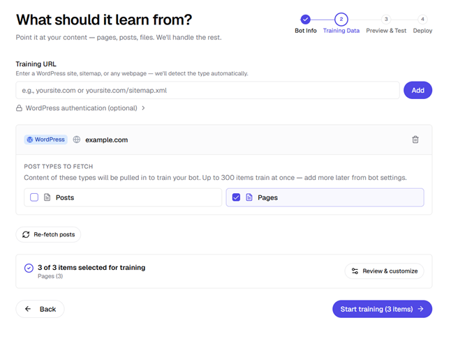 Capture d'écran d'une interface utilisateur de formation de robot : saisissez une URL de formation, choisissez les types de contenu (Messages/Pages) et démarrez la formation.